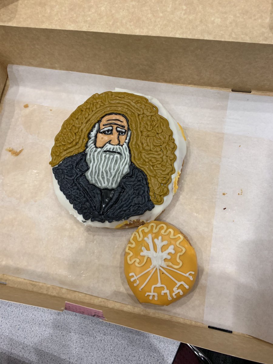 ESCLab_Tulane's tweet image. Darwin donuts are the best donuts #EvPsychPreConference #SPSP2019