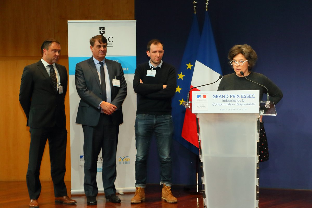 BICGroup's tweet photo. #Ubicuity, gamme de mobilier d’extérieur réalisée à partir de #stylos recyclés et à l’initiative de #BIC, a été récompensée par le Grand Prix @ESSEC des Industries de Consommation Responsable – Mention Spéciale des #Etudiants ! https://t.co/Y359ECk3sw #GPrixRSE https://t.co/r5Z3RzAEIF