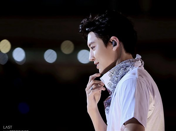 hot_pcy_pict's tweet image. beauty 🌃 @weareoneEXO