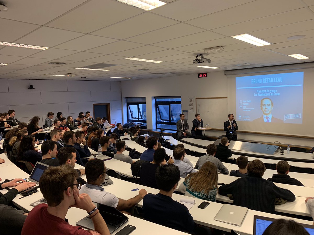 BrunoRetailleau's tweet image. Très heureux d’avoir été  l’invité de @GemEnDebat @Grenoble_EM pour échanger avec les étudiants sur la politique nationale. Merci pour leur accueil franc et bienveillant.