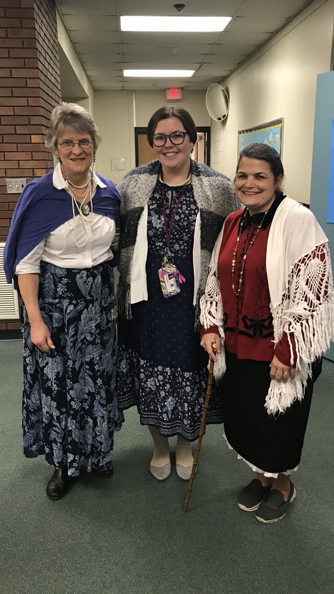 KSessionsLCSW's tweet photo. Happy 100th Day of School!! https://t.co/CAoY70qZYQ