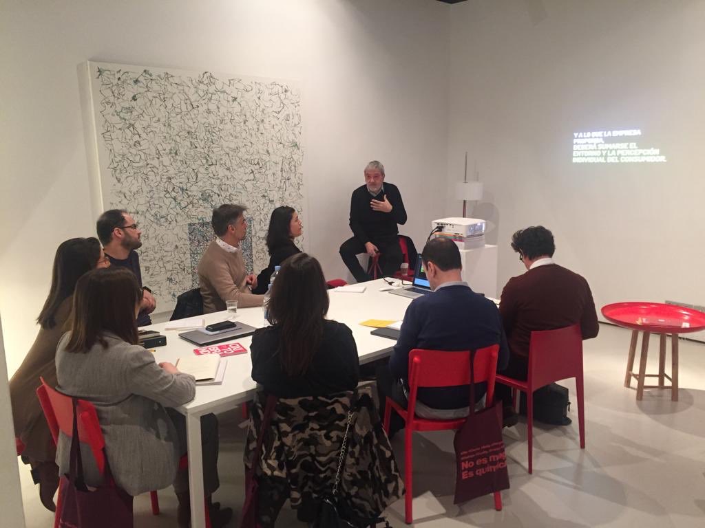 Red_Diseno_FMRE's tweet photo. 🔴 1ª jornada del Taller de Branding para marcas de diseño en el #espacioLaRed Madrid, con @actiu @gandiablasco @carmenes_eu @equipoDRT @Expormim @Lzflamps @padimateam @experimenta_es @oxitobrands #Redmembers https://t.co/XSdUZctDGB