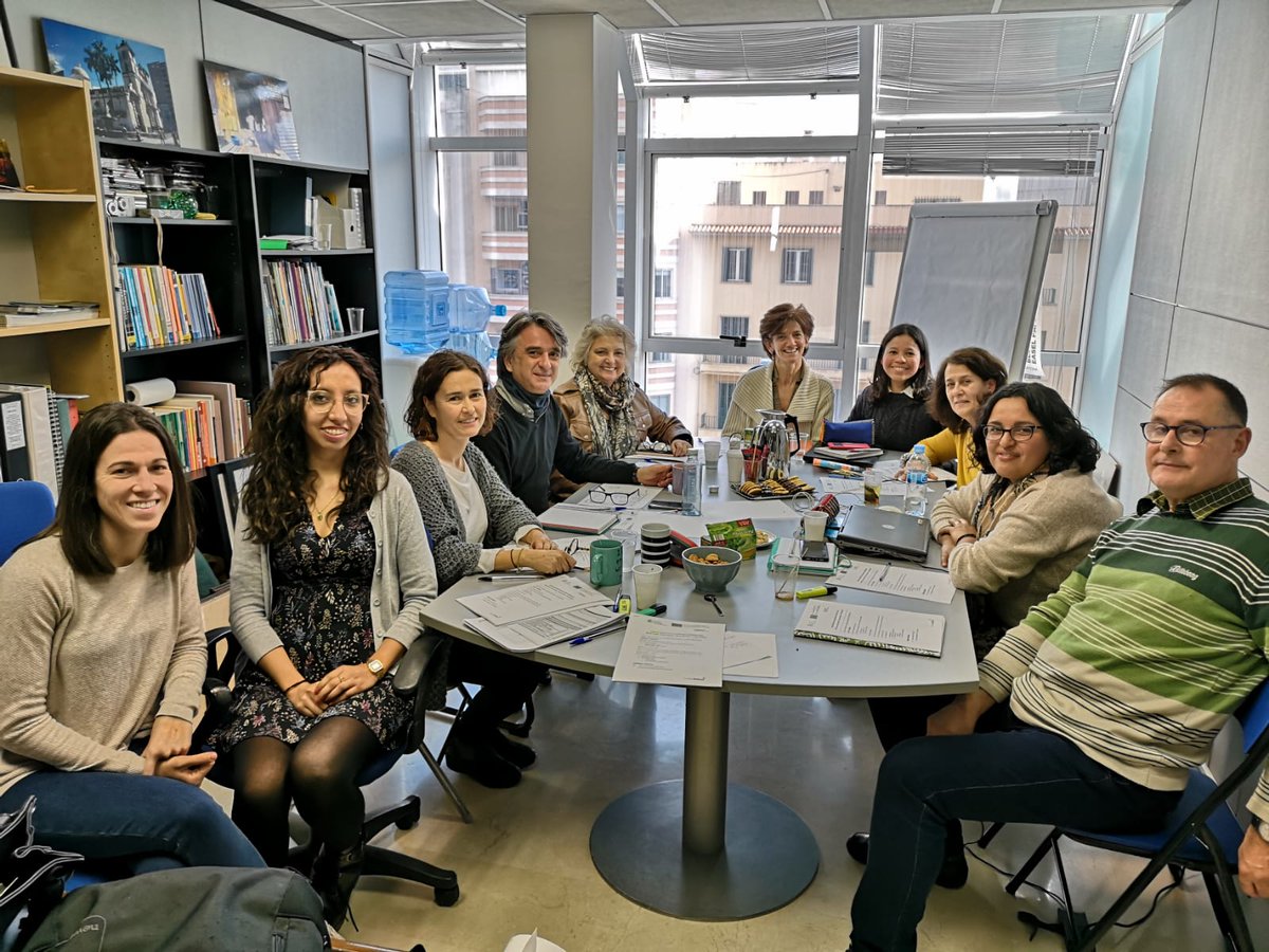 CaminsFundacio's tweet photo. 📣✅Reunión inicial del proyecto financiado por el @empleogob para mejorar la ocupabilidad de mujeres migradas en Catalunya, Sevilla y Mallorca. #microcreditosmujeres ♀️@treballsolidari @SevillaAcoge @DonespelFutur https://t.co/FvxsBM5xxj