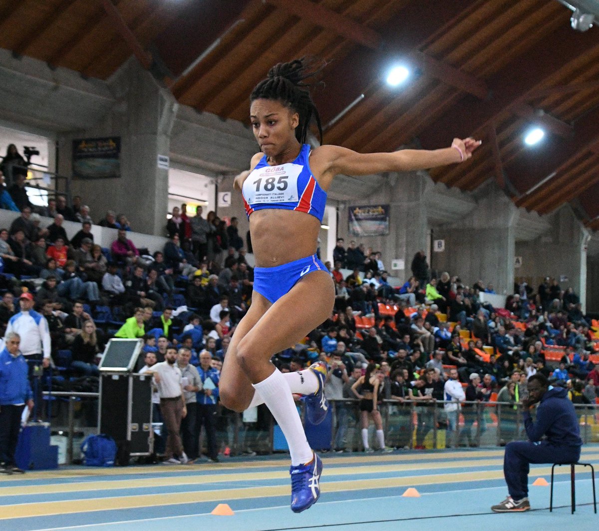 atleticaitalia's tweet photo. #atletica #indoor2019 Ai Tricolori Allievi di Ancona, nel #lungo c'è Larissa Iapichino, impegnata anche nei #60hs con la capolista stagionale Veronica Besana 👉 DIRETTA STREAMING sabato 9 e domenica 10 febbraio su https://t.co/WSkE8VthjC

LEGGI LA NEWS ▶️ https://t.co/J4GxIar8rT https://t.co/vZf0lK8tmw