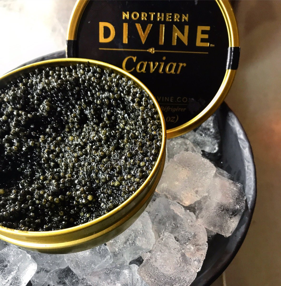 Champagne et caviar pour la Saint-Valentin ? On en a ! 🥂❤️En plus, on vous propose un caviar canadien certifié biologique ☝🏻🌿