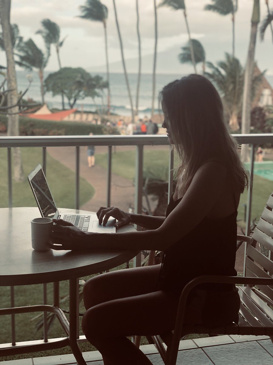 Having the ability to work wherever I go is just one of the perks modern technology has to offer.  Some things it’s a curse.  I find it to be a blessing.
#travelphotography #jetset #workremotely