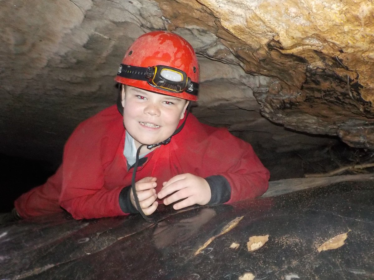 oxfordoutdoors's tweet photo. The groups have had a fantastic day #caving at #porthyrogof overcoming personal fears and developing leadership skills #oxfordshireoutdoors #kilvroughmanor #schoolresidentials #outdooreducation #winterresidentials #characterandresilience
#groundworksouth #wychwoodprimary https://t.co/L7T4wJZHZT