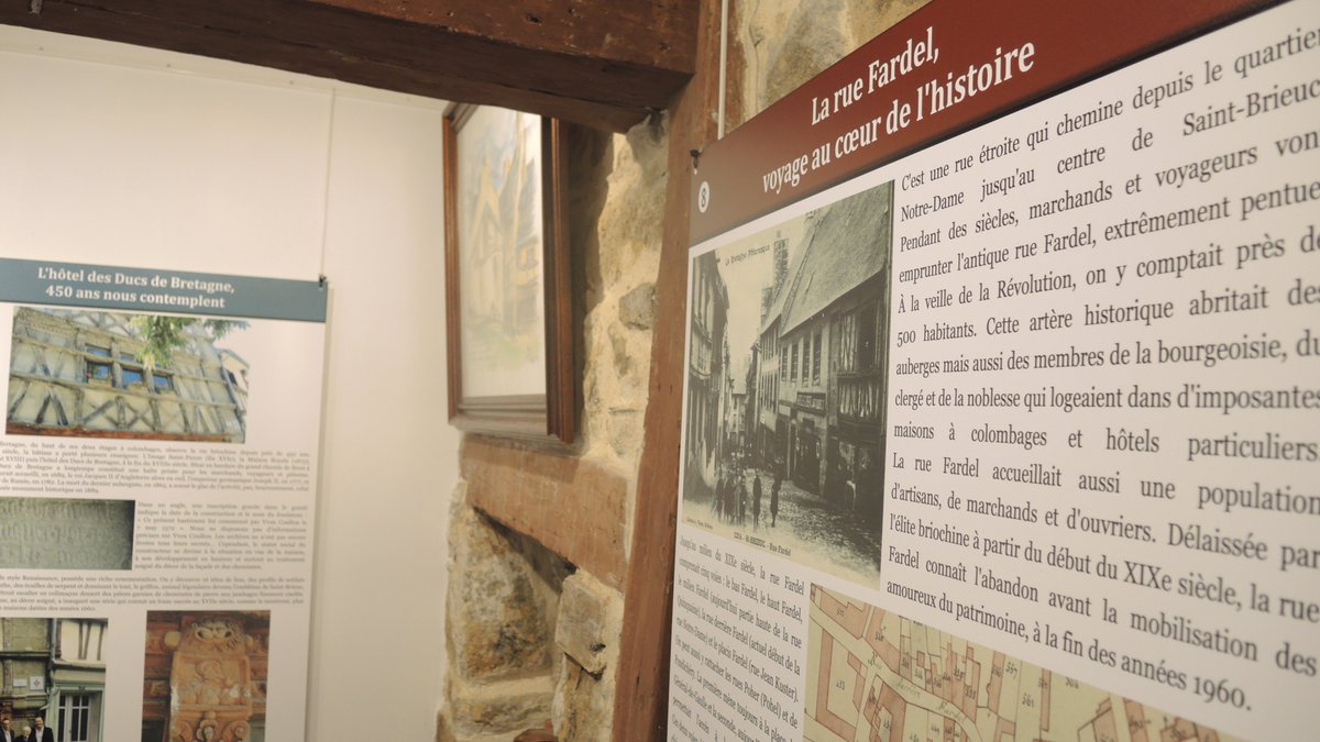 A l'Hôtel des Ducs de Bretagne (15 rue Fardel), découvrez les métamorphoses du cœur historique de #SaintBrieuc, au fil des siècles. Des visites commentées de l'exposition sont proposées, samedi et dimanche, à 15 h, 16 h et 17 h. Gratuit.
