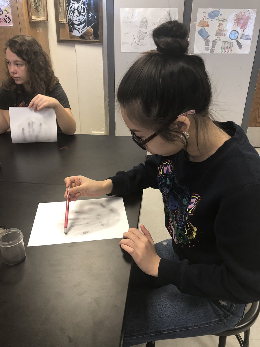 irvinghighCSI's tweet photo. Irving High Forensic Students processing latent fingerprints. @iisdCTE @IrvingHigh #wewillfindyou https://t.co/cMtDJQ78Tg