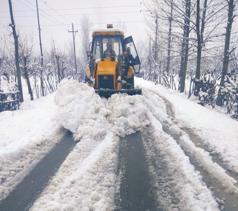 Snow Clearance at Bommai sopore