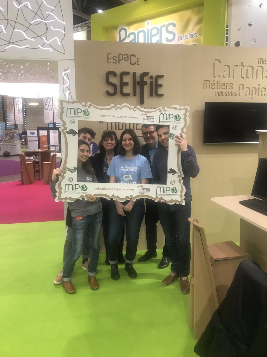 Afifor_Unidis's tweet photo. 🔚 Cette première journée est déjà terminée !
Mais nous vous donnons RDV demain à la même heure sur notre #standIPC pour le Jour 2️⃣ d'activités, toujours rempli de nos démonstrations, animations et innovations sur les papiers cartons.
Petit retour 📸 sur cette après-midi #MDM2019 https://t.co/6iK2NuON7F