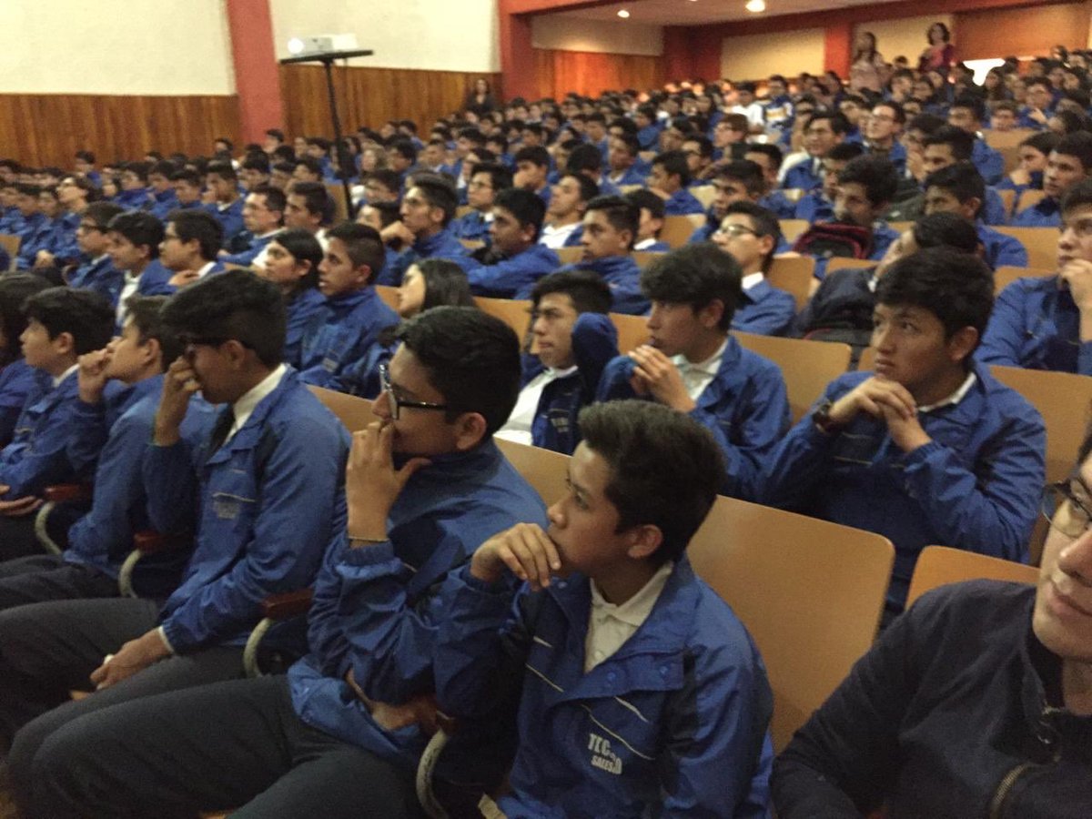 Junto a los estudiantes del Colegio Técnico Salesiano de Cuenca, Gobernador <a href="/xavierenderica/">Xavier Enderica</a> aborda temas como noviazgo sin violencia, cero drogas y elegir la vida sobre cualquier problema #AzuaySiembraValores ✅