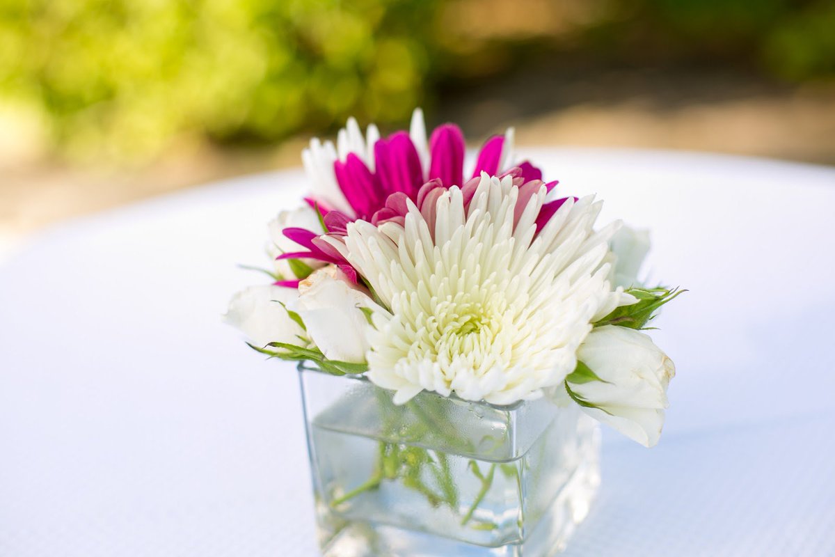 The perfect amount of colour. #FloralsByCacique #EventProfs #Design #EventDesign #FlowerArt #ImagineCacique