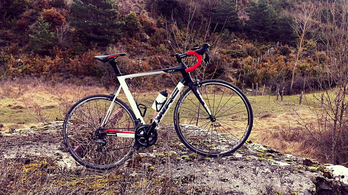 Otra vuelta de tuerca y a Erro <a href="/JoseLuisOllo/">José Luis Ollo</a> <a href="/ConorBikes/">Conor Bikes</a> <a href="/PIndurain/">Pruden Indurain</a> <a href="/javier_iborra/">Javier Iborra</a> <a href="/J18Klinsmann/">Klinsmann</a> <a href="/KiowaTheDog/">Kio</a>