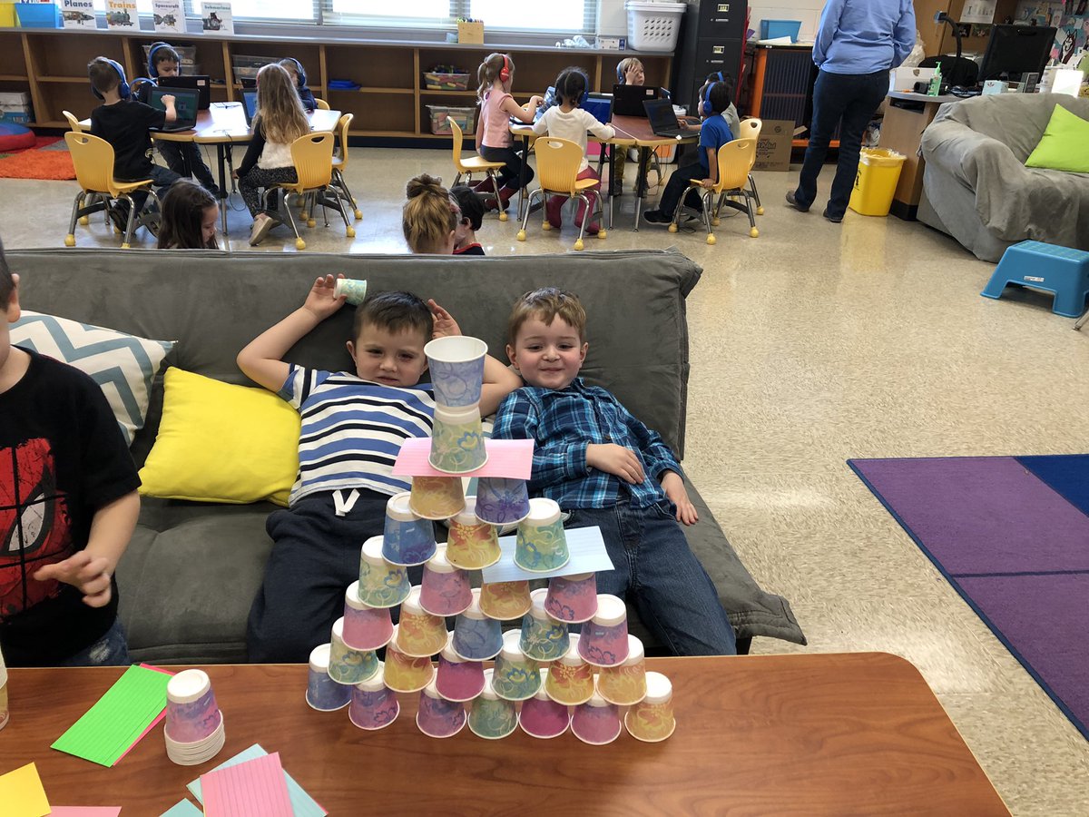 Pre-K students in Mrs. Suda’s @eeeaacps STEM class are learning that asking questions, sharing ideas and working together helps solve problems!
#HabitsoftheMind #PBL