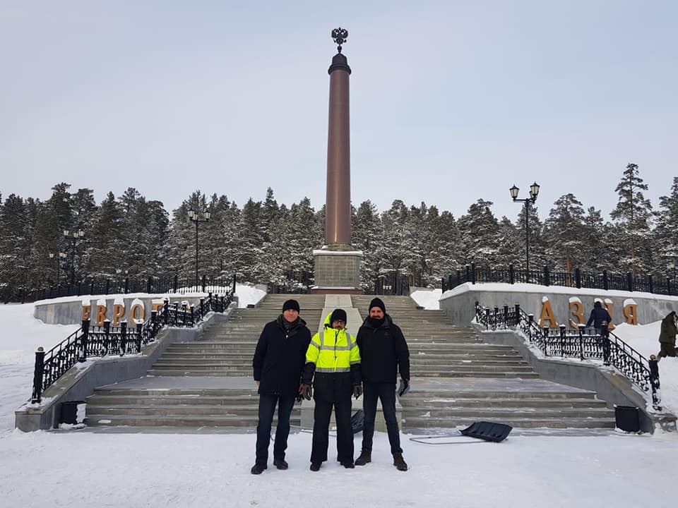 AstecWorld's tweet image. Pictured is the Revda Quarry in Russia. Our regional manager, Oguzhan, Marios, and Andrey Lyamkin visited the 600tph Telsmith plant. This plant is running with temperatures at a bitter -29°C (feels like -36°C)