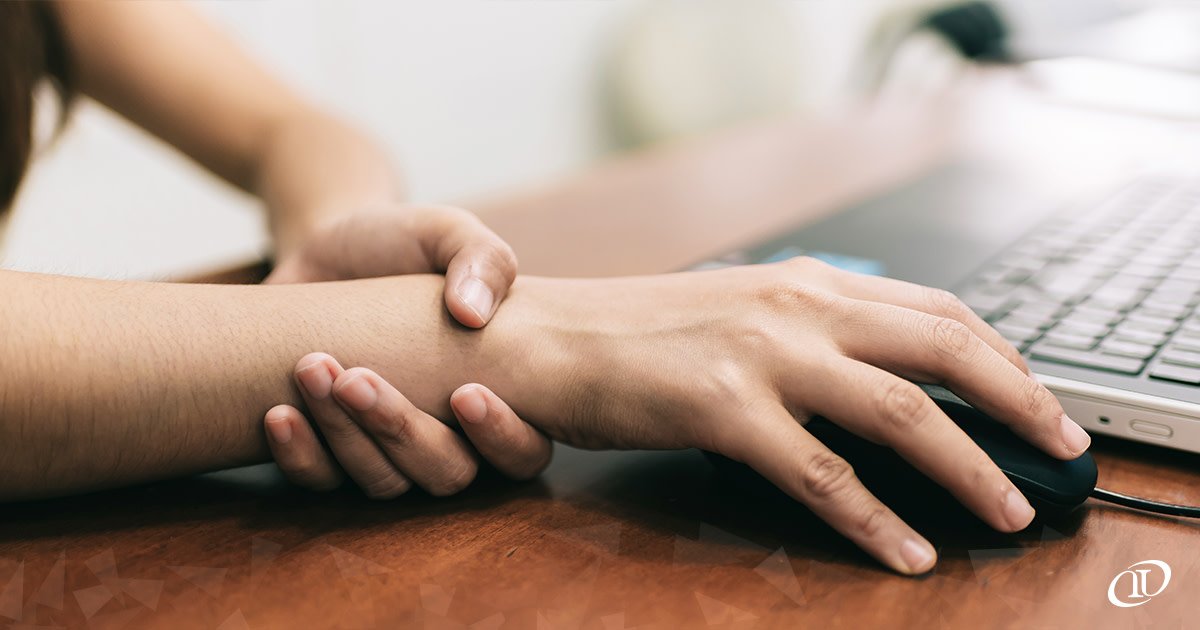 Are you experiencing numbness or tingling in your wrist? Carpal tunnel syndrome is fairly common &amp; all too often goes undiagnosed. 
Check out our hand therapy program or visit our blog.

Options for Carpal Tunnel: hubs.ly/H0gjCjz0
Hand Therapy: hubs.ly/H0gjB-M0
