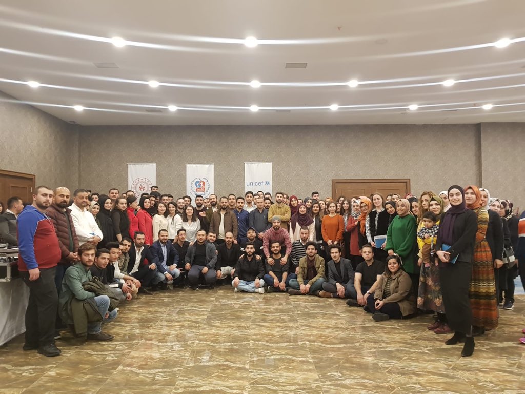 GSBgenclik's tweet photo. Sosyal Uyum ve Gençlik Katılımı projemiz kapsamında illerimizde yürüteceğimiz “Alan Taraması“ için gönüllü gençlerimiz Alan Taraması Eğitiminde bir araya geldi. https://t.co/sky7FMSt7Z