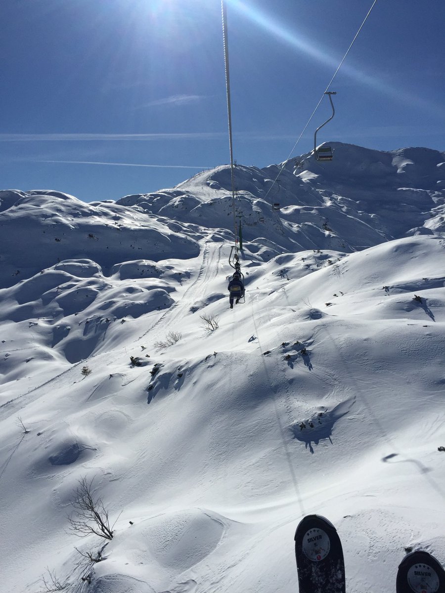 Davehodge74's tweet photo. Great #ski day in #vogal #triglev national park, got to be one of the most beautiful places at this time of year @travel_slovenia 🎿 🇸🇮 https://t.co/OwfGBDq2La
