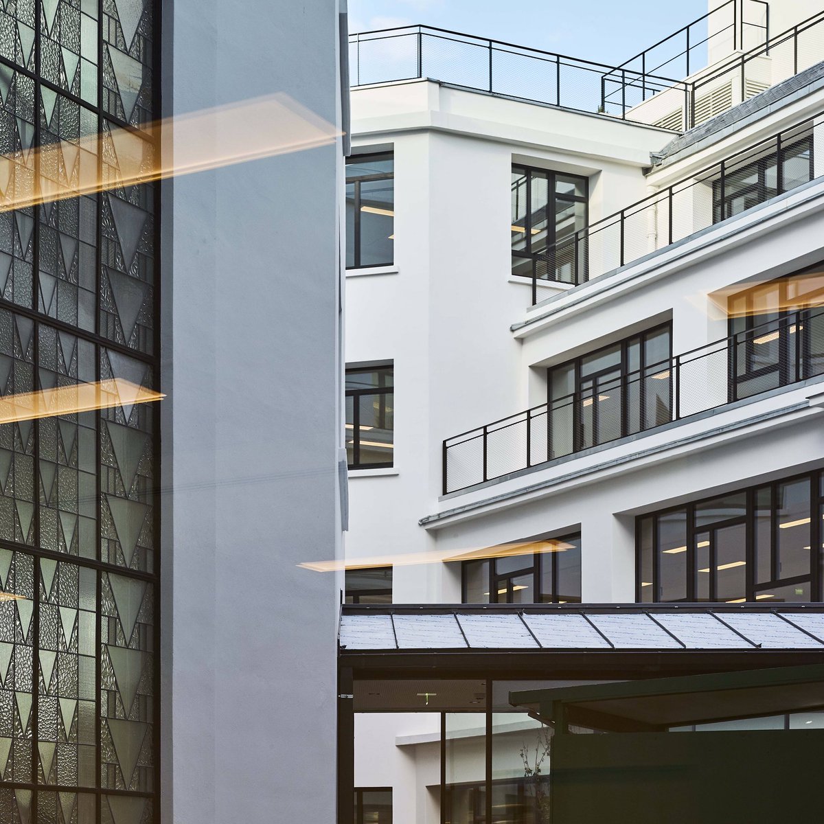 PcaStream's tweet photo. [#INSTAGRAM] 52 CHAMPS — Du paquebot #artdeco aux nouveaux usages de travail et de consommation : aperçus de notre #chantier avenue des Champs-Élysées 📷 JP Mesguen
#pcastream #philippechiambaretta #workinprogress #restructuring #architecture #teamarchi
https://t.co/HWdn6p3Oye https://t.co/OgIH26LLCG