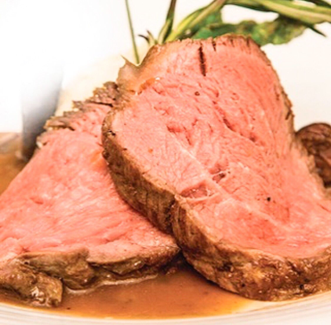 PortersStkHouse's tweet photo. It’s Thursday so that means it’s Prime Rib in our dining room. Live music from Johnny Chase in our Lounge as well 🍴 https://t.co/iHg8xwyr0C