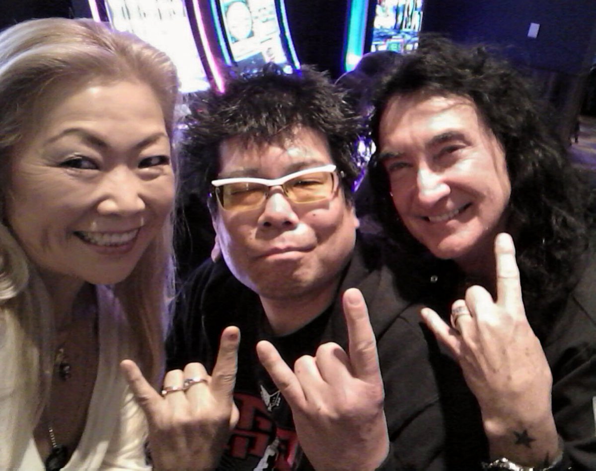 One FUN night at Raiding the Rock Vault with Hide, my Michael Schenker Buddy from the same home town in Japan who drove all the way from SF to Vegas!! 02/05/2019🤘🤘🤘
@Rock_Vault @mcrophone @RowanRobertson @hooeymcd @howardleese