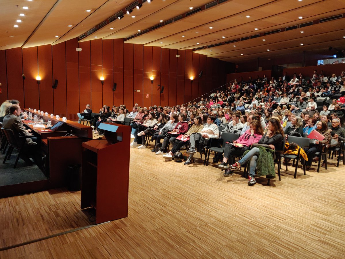 BlanquernaFPCEE's tweet image. Celebrem la segona Sessió Informativa amb un auditori ple de famílies i amb el nou Equip Directiu de la Facultat😃! @Blanquerna #OrgullBlanquerna