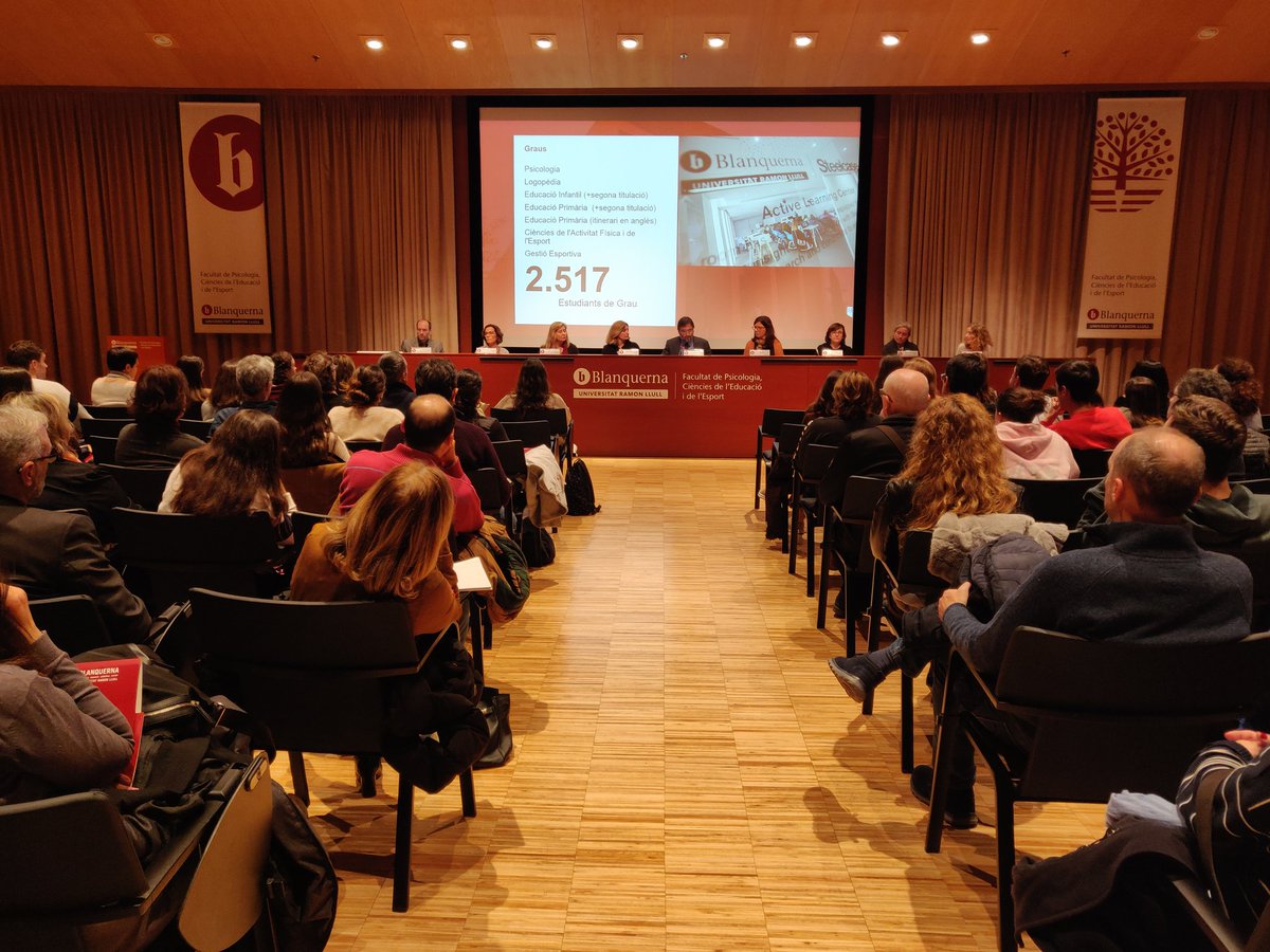 BlanquernaFPCEE's tweet image. Celebrem la segona Sessió Informativa amb un auditori ple de famílies i amb el nou Equip Directiu de la Facultat😃! @Blanquerna #OrgullBlanquerna