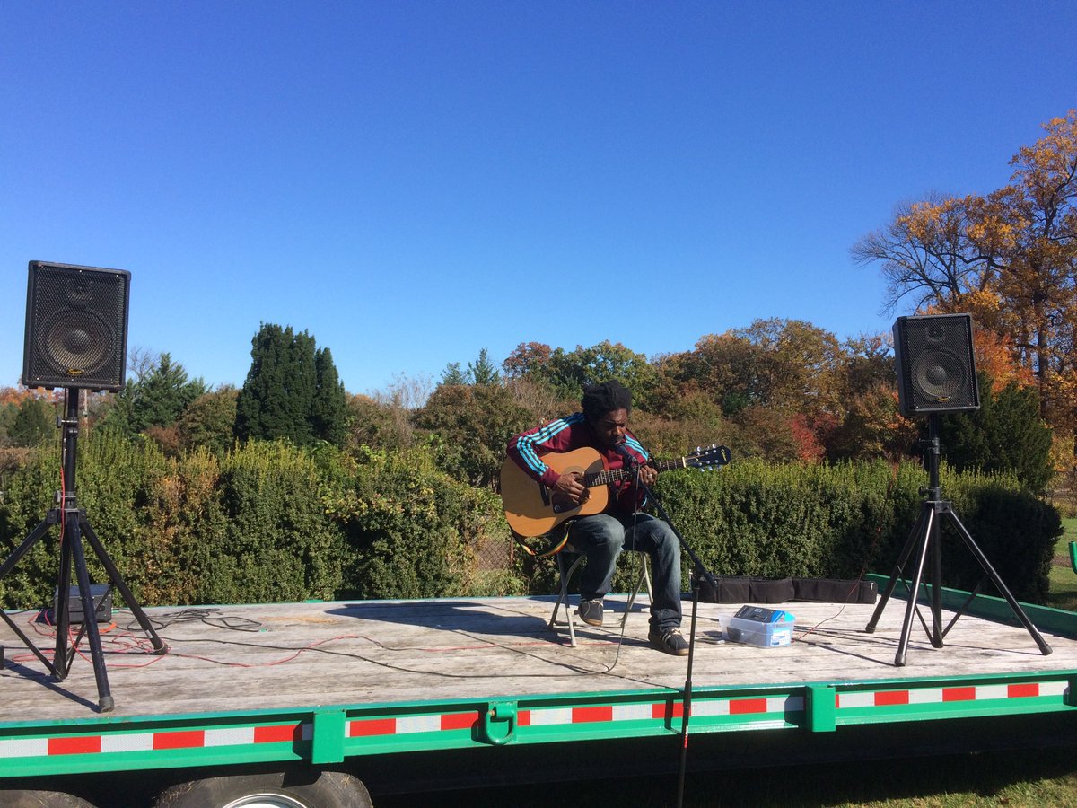 coaching_eric's tweet image. I believe leaders and individuals can play a simple and fun role in taking the first steps to bring more generosity into our economic systems.  buff.ly/2SfgSH0