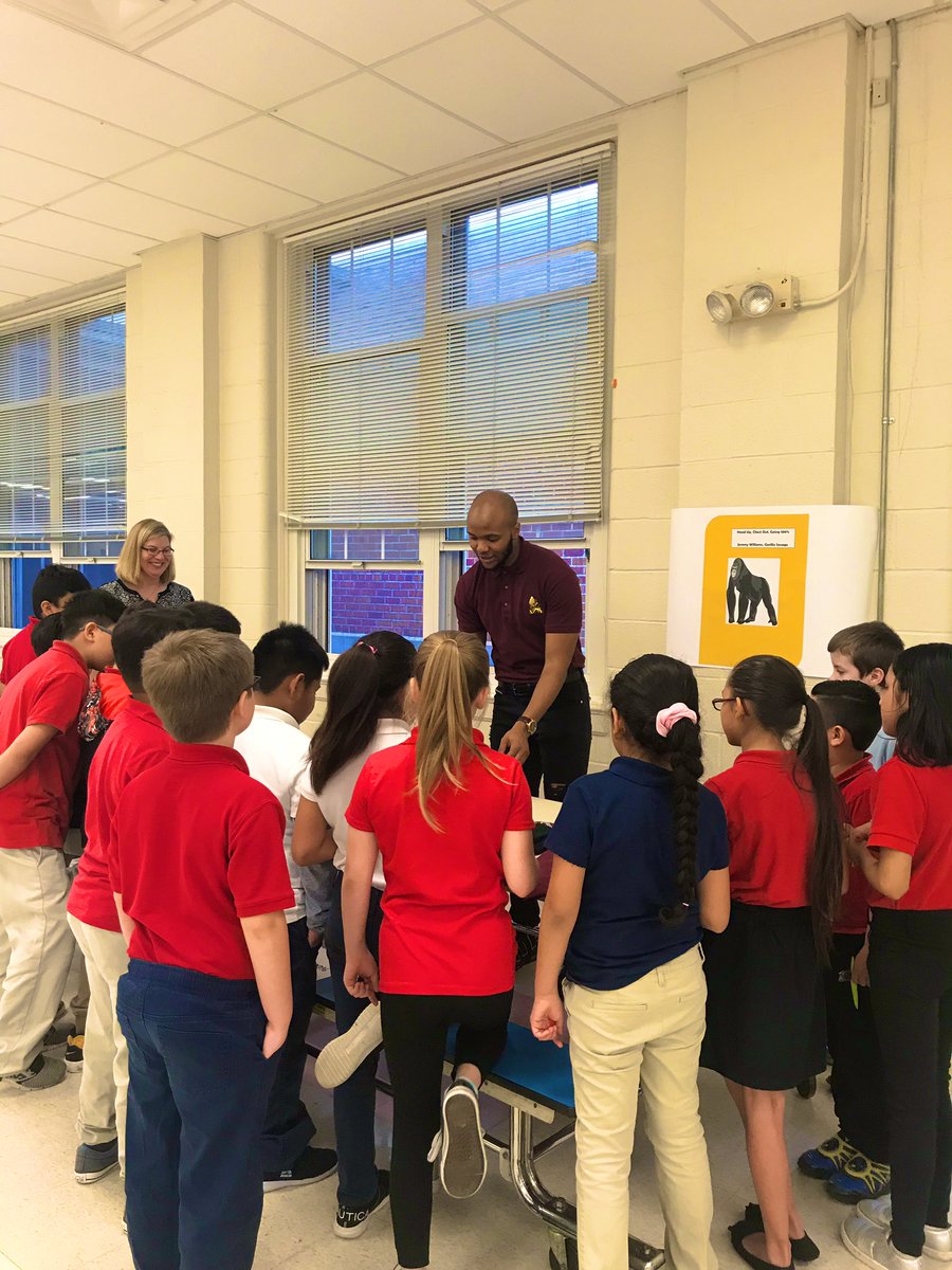 GorillaSavage1's tweet photo. Our CEO @_JSmoove1, was honored to represent us at Wells Station Elementary Career Day this morning! The kids were very excited and so were we 😊! #aspiretoinspire #blackhistorymonth #blackbusiness #gorilla #savage #headup #chestout #going100 #blackbusinessowner #entrepreneur https://t.co/AgKyTLLM1s