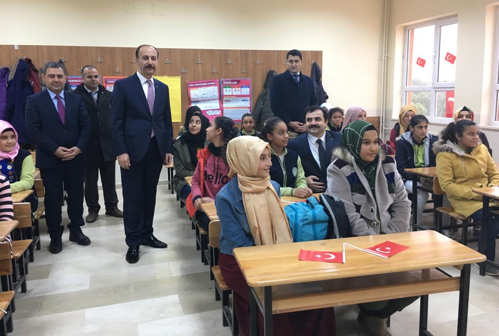 #EğitimdeDirilişAkçakale

Sınırın sıfır noktasında devlet büyüklerimizle el ele
<a href="/ziyaselcuk/">Ziya Selçuk</a>
<a href="/Abdullah_Erin47/">Abdullah ERİN</a>
<a href="/serafettinturan/">Şerafettin TURAN</a>
@UrfaMem