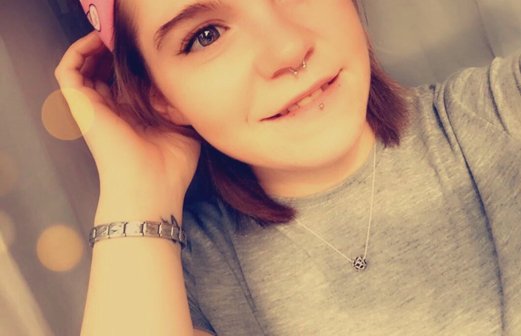 loreen12492351's tweet image. In deinem leben hast du geliebt, gelebt, vermisst, verloren, vertraut und sicherlich Fehler gemacht, aber am meisten hast du gelernt 👆🏻 schau nach vorne &amp;amp;‘ nicht zurück denn da liegt dein Glück 🐣 schönen abend euch :) #bloggerin @wOOtiTv @NoCGamingLP @Dijkeij @GermanTwitchRT