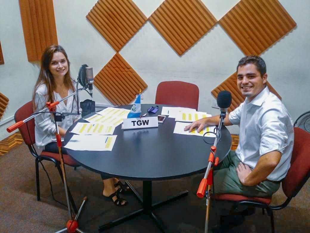 AcentoEspanolGT's tweet image. ¡Buenas tardes radioyentes! Espero que hayan disfrutado del primer programa del año de #ConAcentoEspañol. ¡Un gusto estar con ustedes cada jueves!