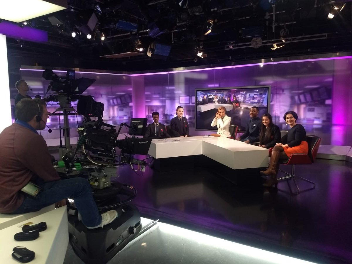 belindaparmar's tweet image. Prepping for @Channel4News tonight with some amazing teenagers & the wonderful @fatimamanji #socialmedia #techaddiction