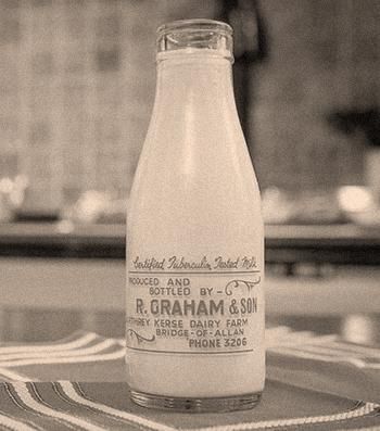 GrahamsDairy's tweet photo. Could 2019 see the return of the Graham's glass milk bottle? 🐮 #throwback #80yearsofgrahams https://t.co/sypp9WtA3O