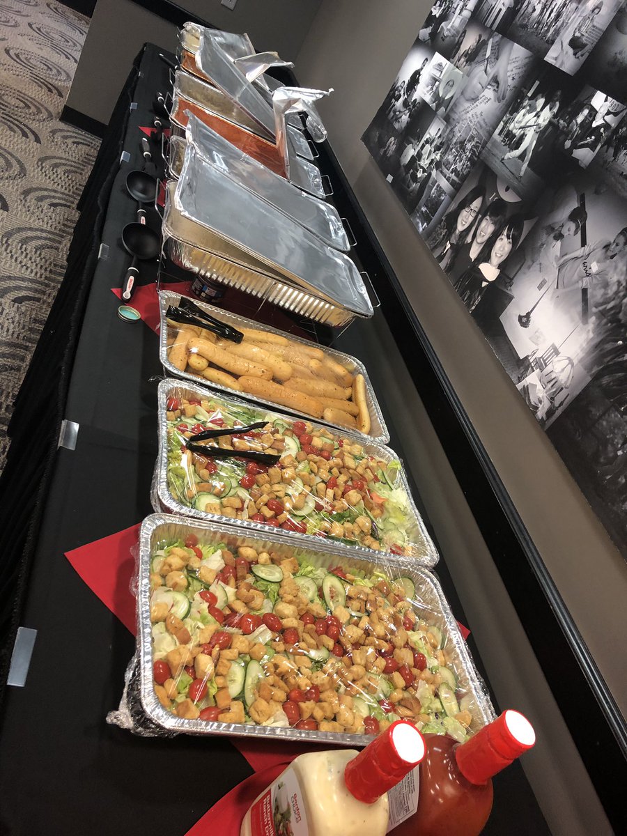 project_regalia's tweet photo. Our food and creative craft table.💕 https://t.co/2tpdYmuig4
