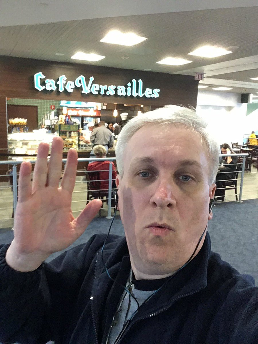 mgkimsal's tweet image. #SunPHP19 hello Miami!