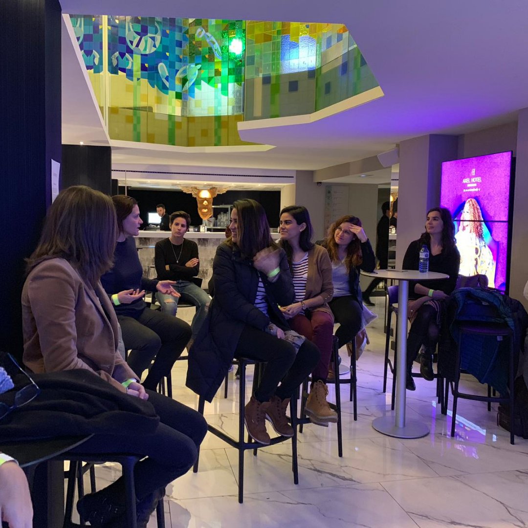Lesnetworking's tweet photo. Ayer estuvimos en hotel @axelfriendly presentando @lb_talks y realizando algunas dinámicas de #networking con las chicas que quieren conocer mas de cerca lo que hacemos en Lesworking! Bienvenidas! 👭👭
#lbtalks #eventobarcelona #barcelonalgbt #womenintech https://t.co/JmLT40svUD