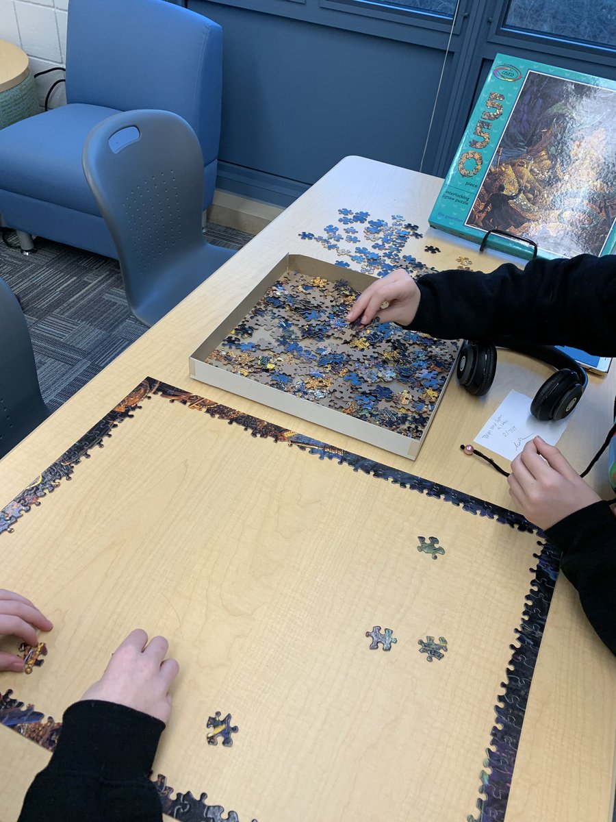 RHS_lib's tweet image. Students are enjoying some “unplugged” activities in the library this week.