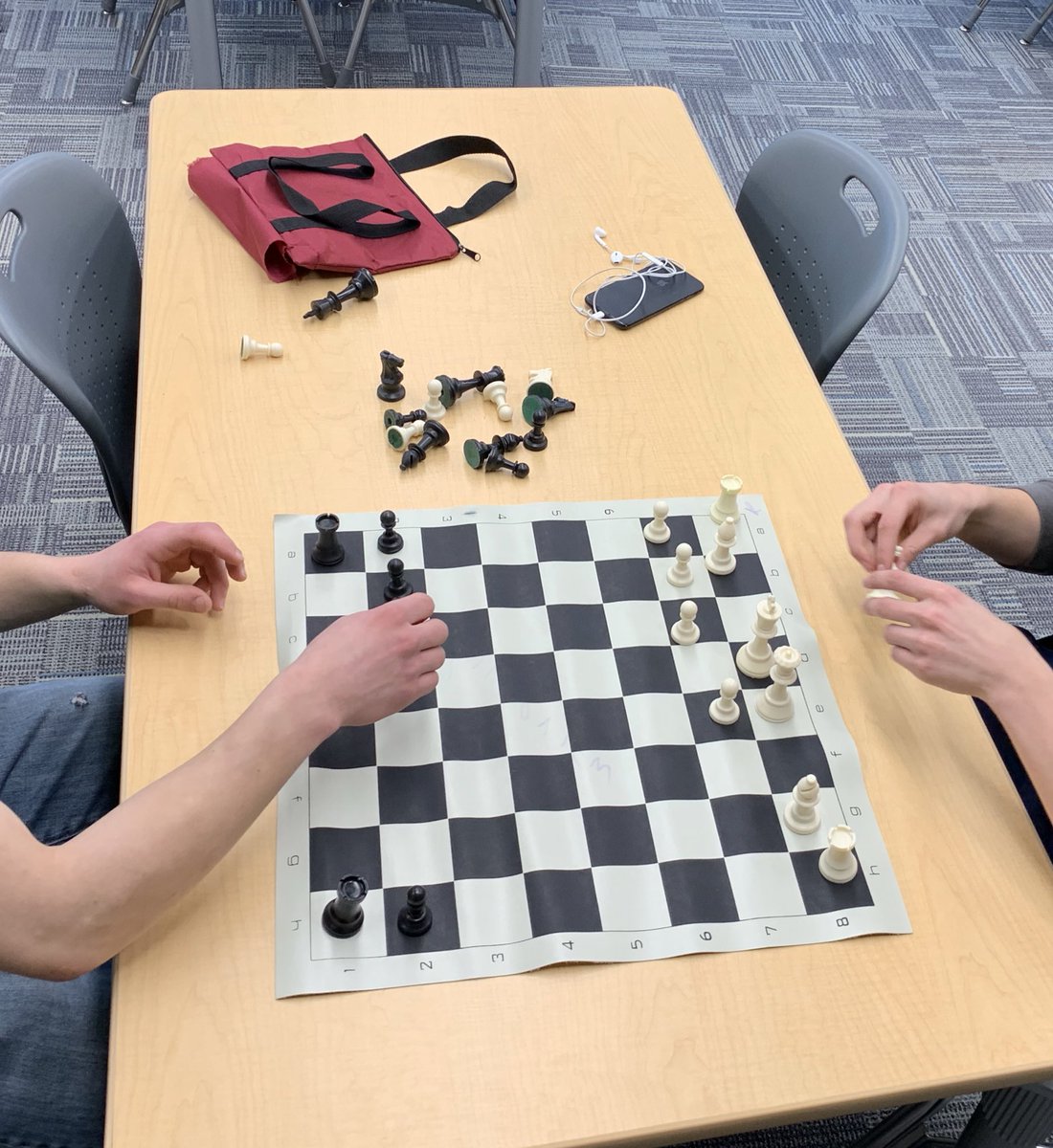 RHS_lib's tweet image. Students are enjoying some “unplugged” activities in the library this week.