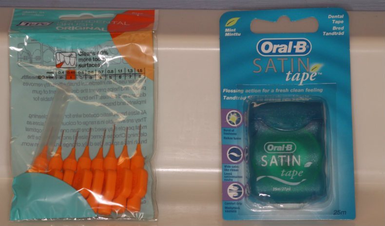 Floss vs Interdental brushes. Who Wins? dentistryblogger.com/floss-vs-inter…