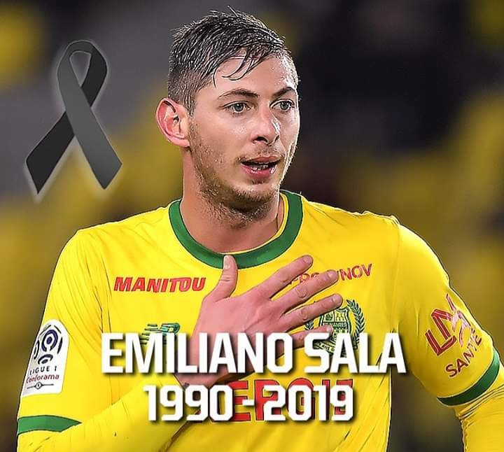 Ante la confirmación del fallecimiento de Emiliano Sala, le enviamos nuestras condolencias a toda su familia y seres queridos de parte de <a href="/deportivorocaOk/">Deportivo Roca</a>.