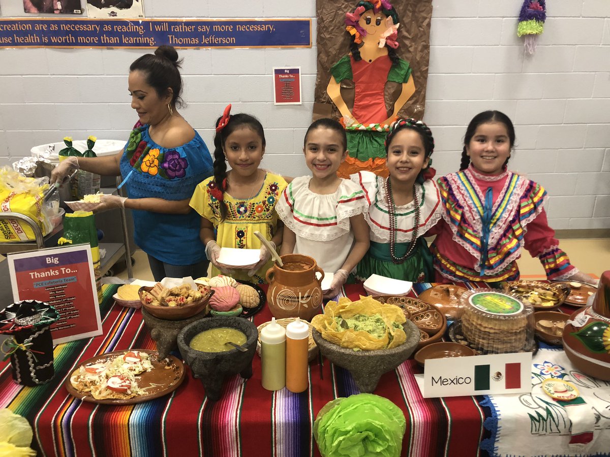 PioneerCrossin1's tweet photo. PCE’s Multicultural Night #ATasteofHeritage #WeAreOne #PCEforever #PCEunity https://t.co/KZ3MdBkihA