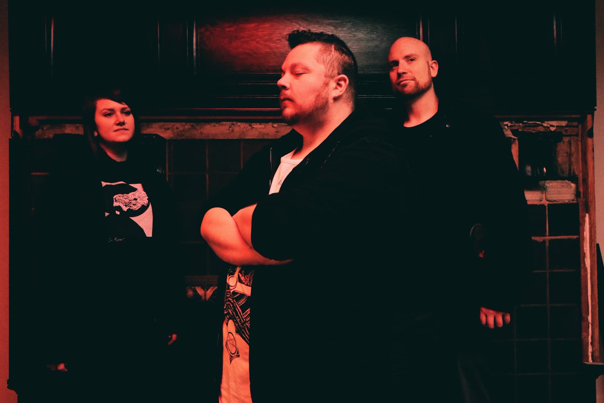 CJSF_Arts's tweet image. Today on the Arts Show!

6:15 - @joeychaos talks about the latest Joey Chaos and the Ghosts EP, ‘Elegy’

7:15 - Ivan Hartle debuts his latest single!

@CJSF 90.1 fm cjsf.ca 5-8 pm