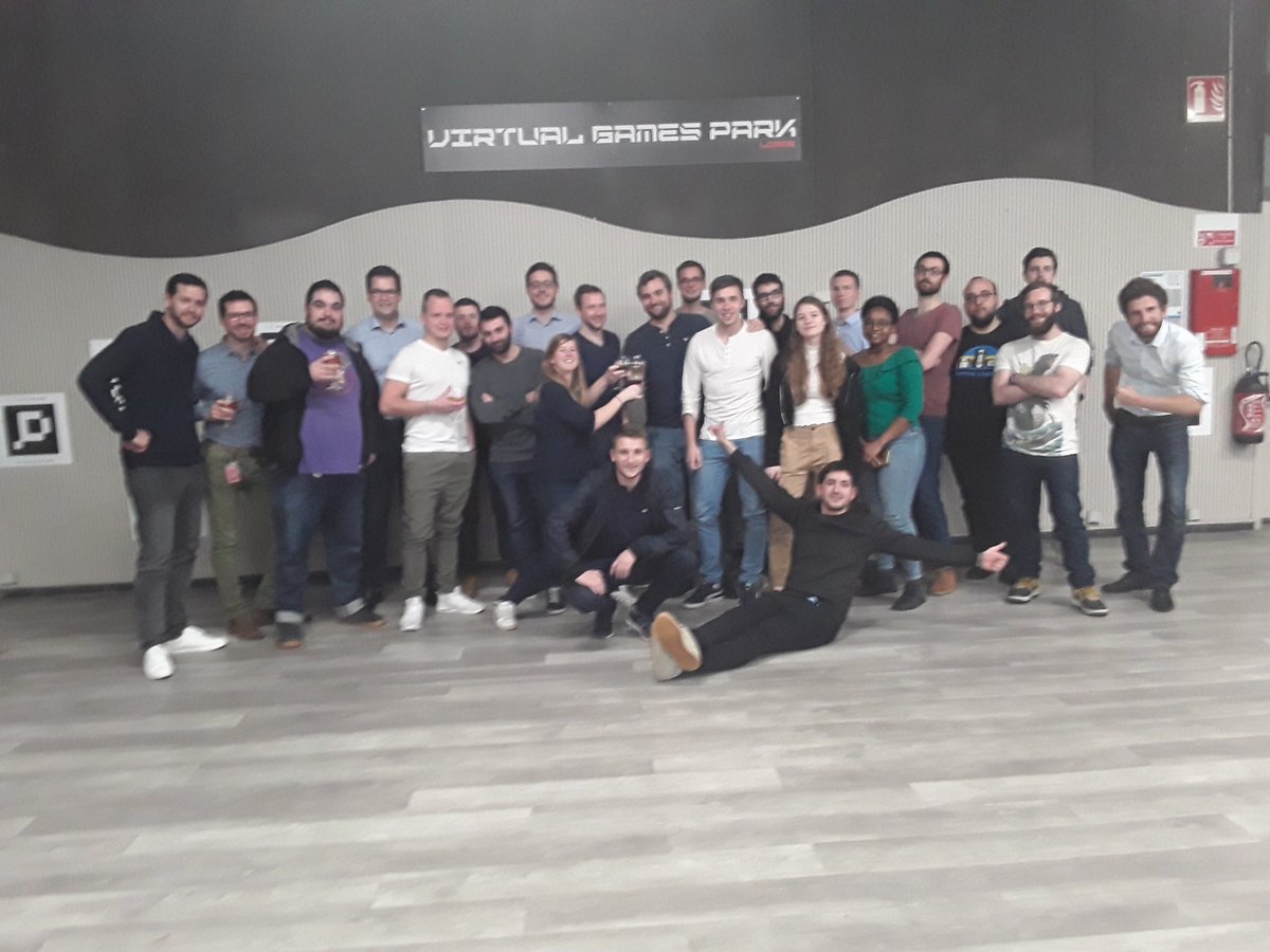 Sansen_Kevin's tweet photo. Soirée au Virtual Games Park avec @DavidsonSINord au top :) https://t.co/kaUP3Bh6v8
