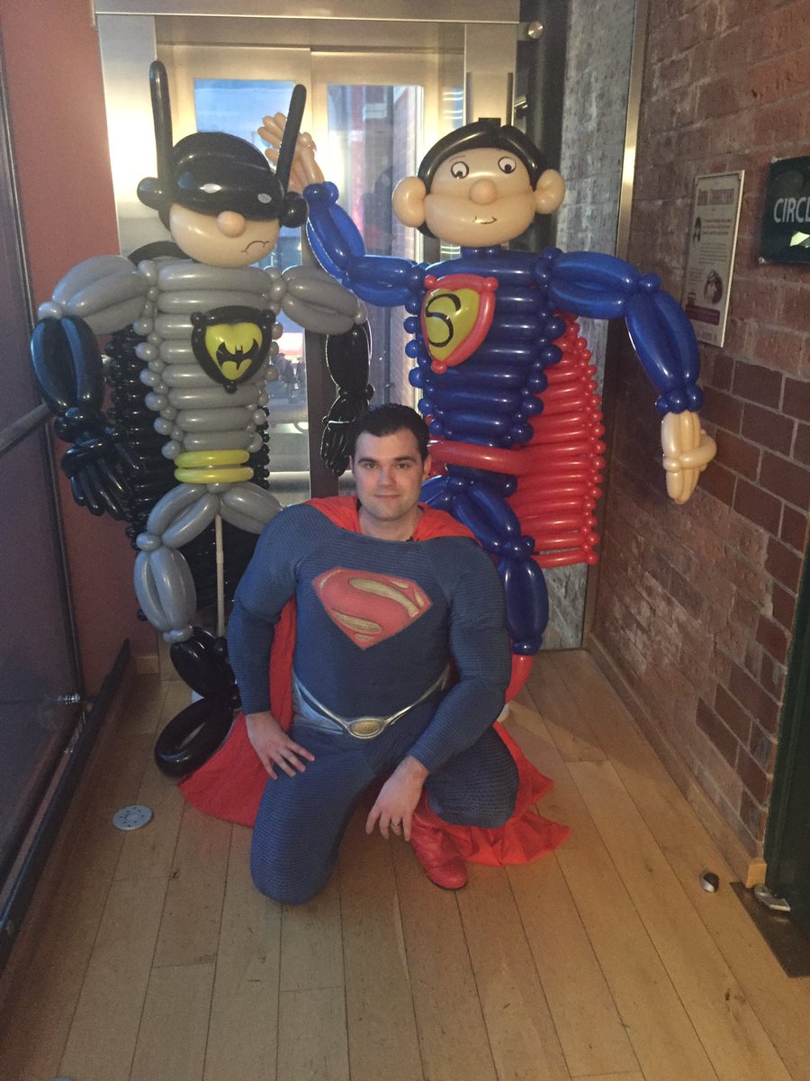 Tom_Tricks's tweet image. Lots of fun tonight @Child_Leeds award ceremony. This years theme was Superhero's, so I brought along some balloon hero's.