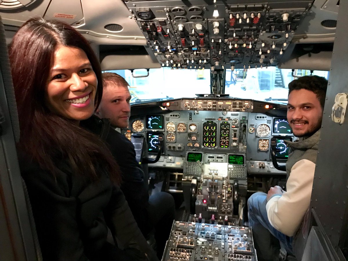 efcclub1's tweet image. Amazing tour with our friends at @canadiannorthair #tour #737 #airplane #airport #dreamjob #engine #wheel #nose #aircraft #boss #fun #aviation #aviationlover #learntofly #pilotlife #avgeek #efcclub1 #efc1927