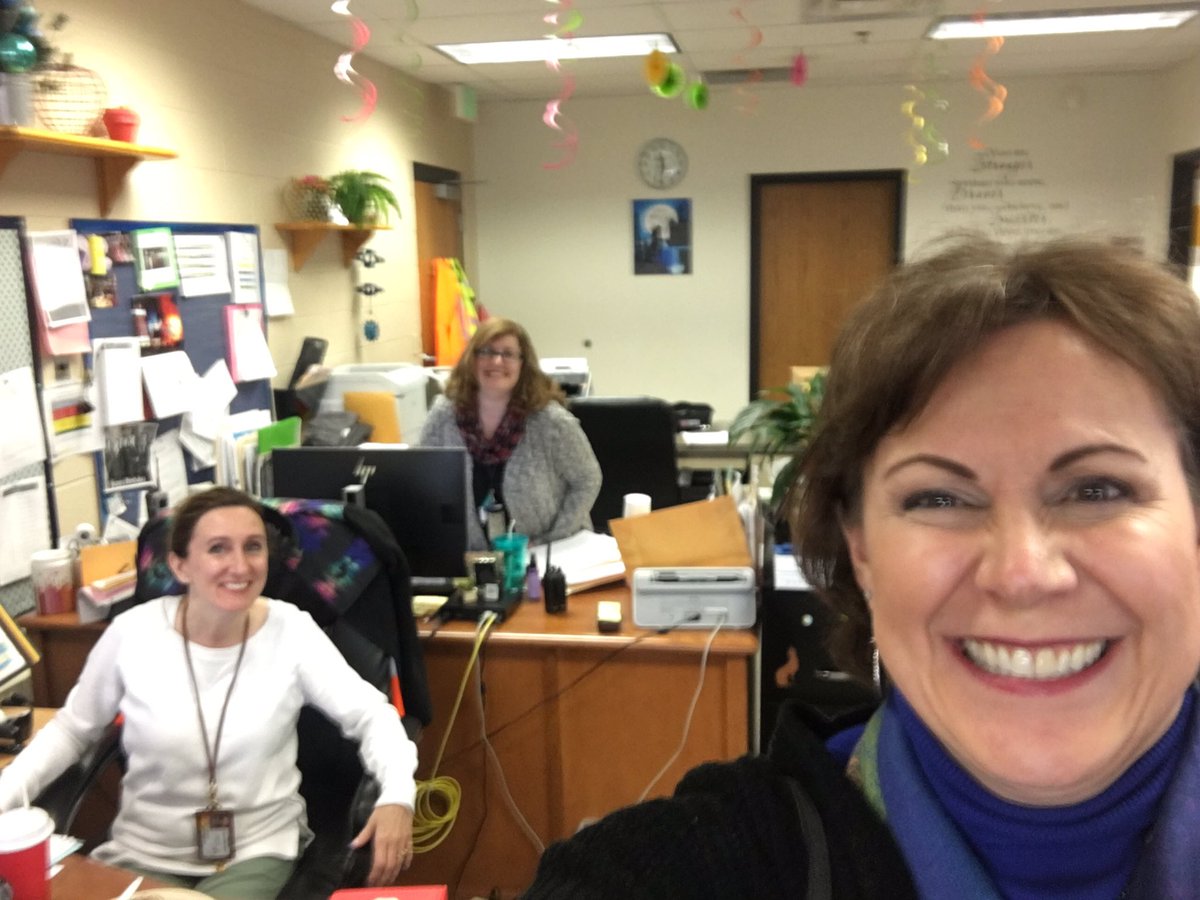 #PrincipalForADay at Double Diamond  ES.  Thanjs to Principal To@ Wortman and the team! <a href="/EdAllianceWasho/">Education Alliance of Washoe County</a>