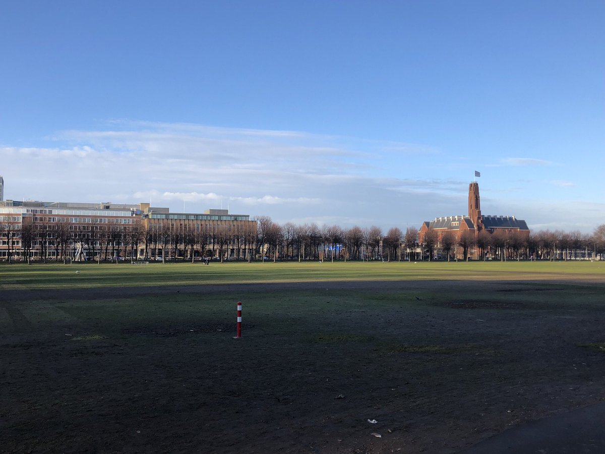 HWHofs's tweet image. Ok. Slechte tweeps die nepfoto’s verspreiden: Zo zag t #malieveld er uit na de demonstratie. Serieus. Zonder hulp van de stadsreinigingsdienst. Wat mij betreft hadden ze wel een hamburgertje verdiend. #klimaatspijbelen