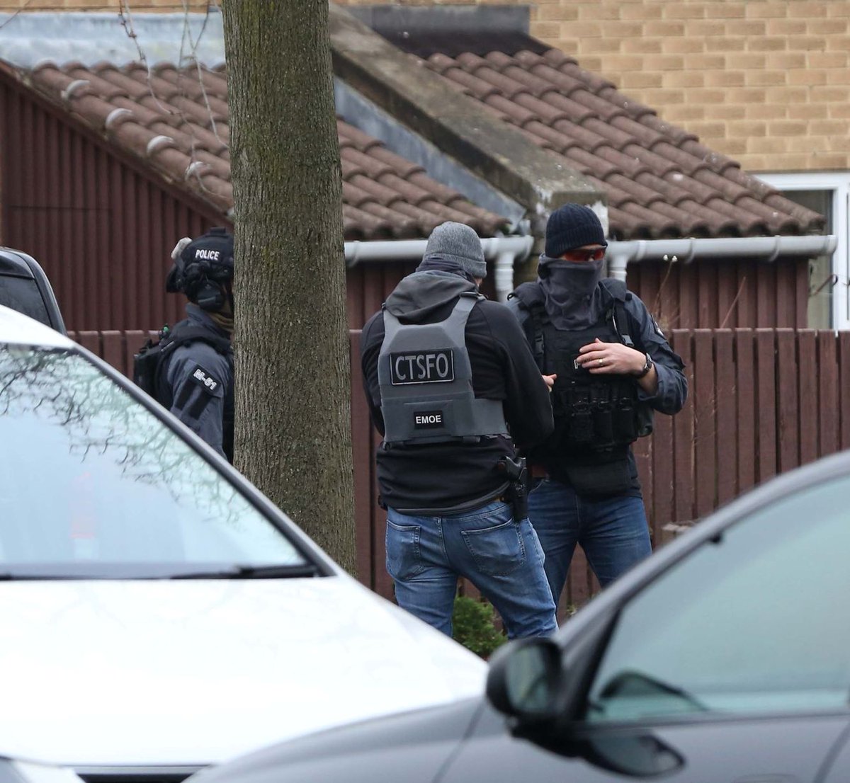 tacticalporn's tweet image. British CTSFO members during a CT raid in Newcastle, December 11, 2018. Note the @ferroconcepts Slickster Plate Carrier.

#TacticalUnit #CTSFO